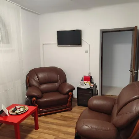 Yanis Apartment *